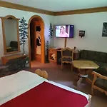 Отель Und Restaurant Koehlerhuette - Fuerstenbrunn 3*