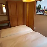Und Restaurant Koehlerhuette - Fuerstenbrunn