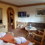 Отель Und Restaurant Koehlerhuette - Fuerstenbrunn 3*
